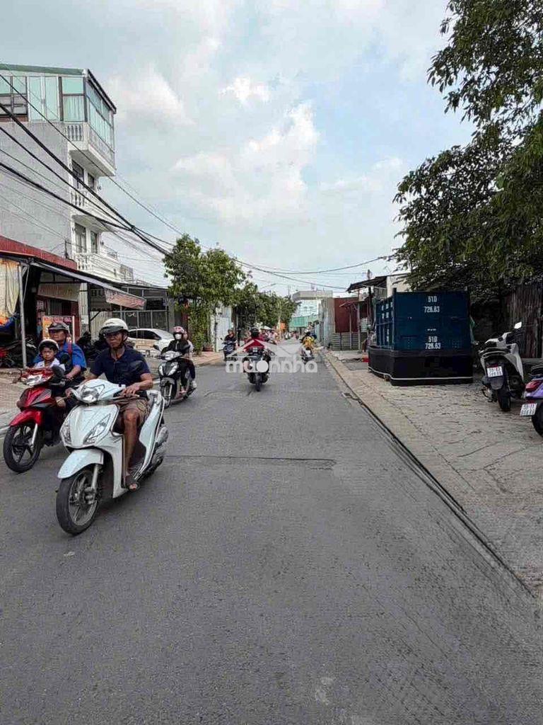Bán nhà mặt tiền đường số 10 ( chợ đầu mối - 3