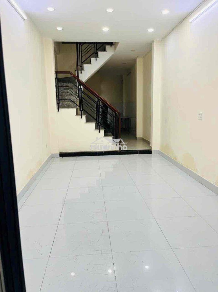 Nhà 4 phòng ngủ 3,8x17 kỳ đồng. hẻm xe hơi