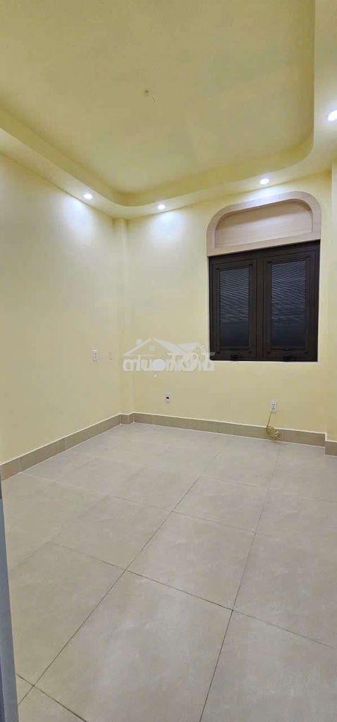 Nhà 2 phòng gần đầm sen
