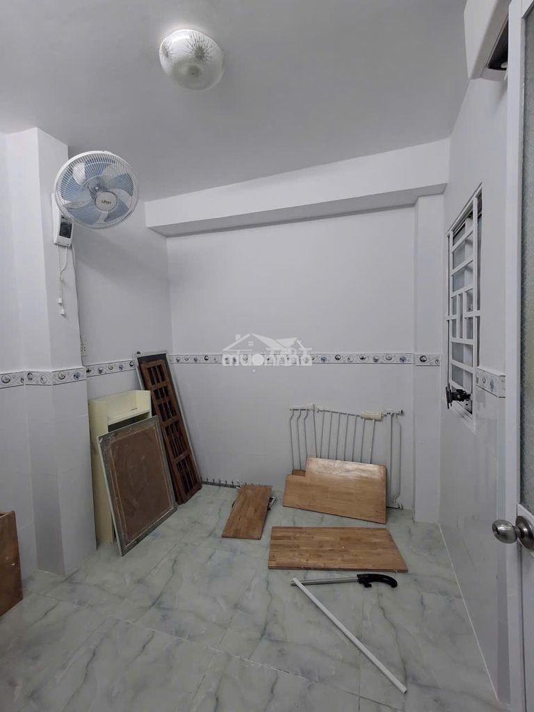 Bán nhà sạch đẹp hẻm 1 sẹc đường trần phú p9 q8 - 4