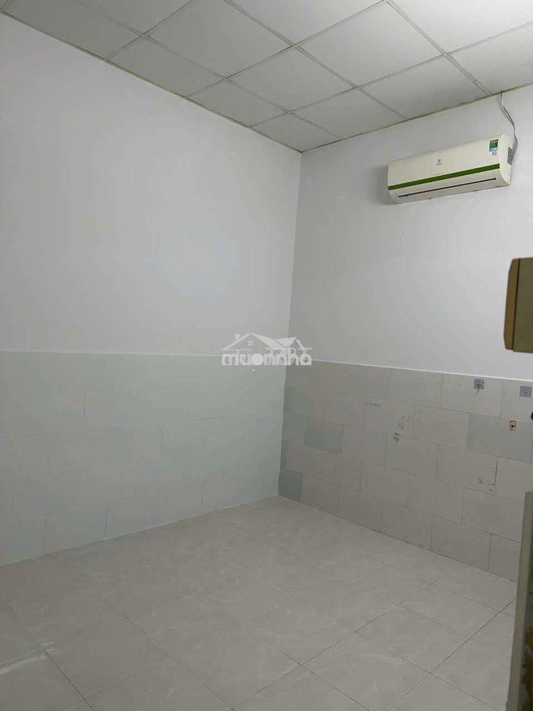 Nhà 61 m2, chỉ 8 tr ngay q3 - Ảnh 2