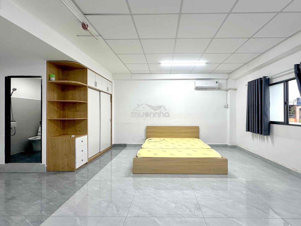 Chính chủ ban công full nội thất - máy giặt riêng - cv hoàng hoa thụ - Ảnh 3