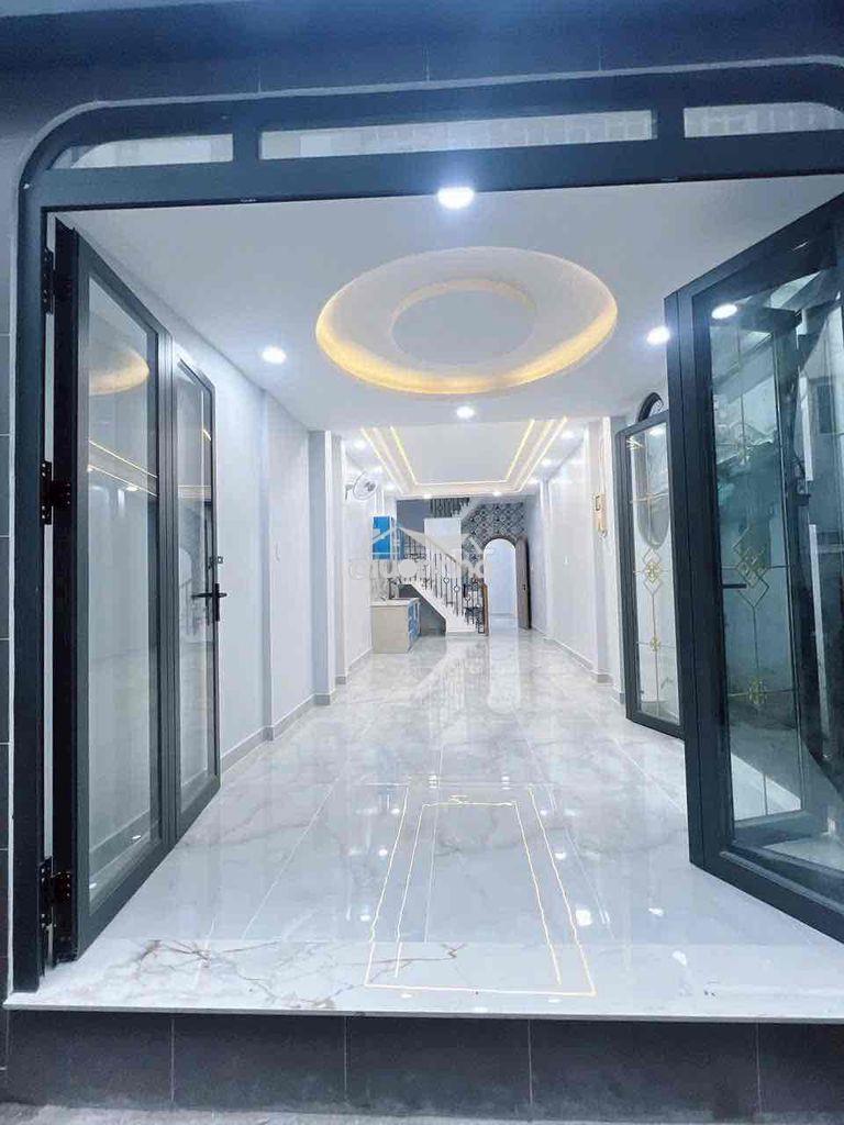 Nhà đẹp q4 , ngang 3.3 dài 14 , 3pn , ko quy hoạch.