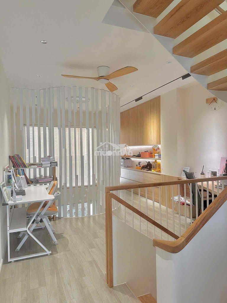 Nhà 3 tầng full nội thất cao cấp sân đậu xe hơi hẻm 175 tăng nhơn phú - Ảnh 4