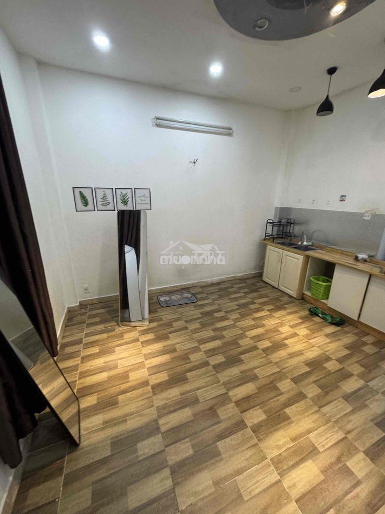 Căn studio tách bếp full nt 35m2 ở mt đường số 45 q4 - 2