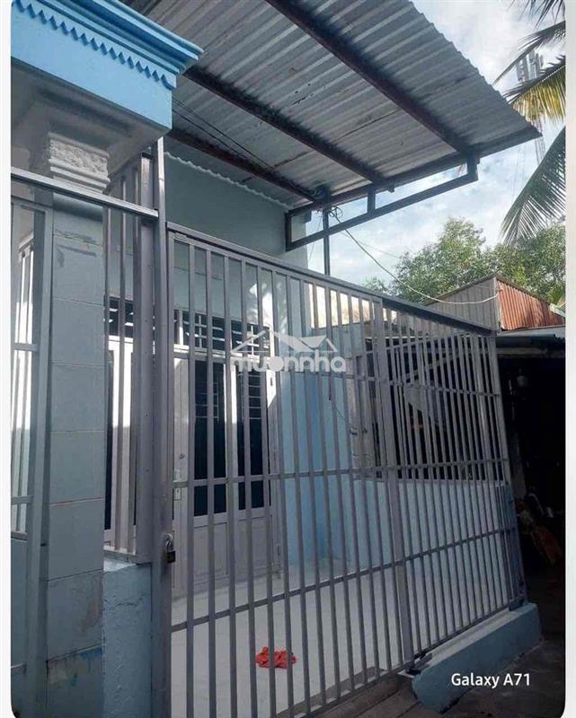 Nhà (mới) cho thuê giá 4tr5 nguyên căn/ có sân trc / gần chợ nhơn đức