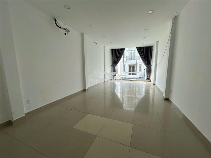 Văn phòng cty d5 gần đh ngoại thương dt từ 60 -176m2 