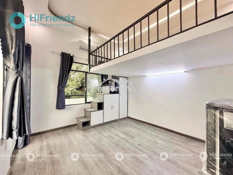🔥Phòng gác ban công thoáng ở được 3-4 người rộng rãi ngã tư phú n
