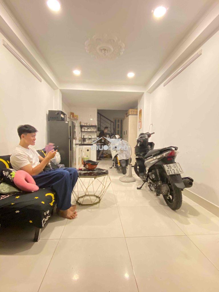 Cho thuê nhà 3 tháng 2 q10 4 tầng 3 pngủ giá 12,5tr 30m2 mới đẹp