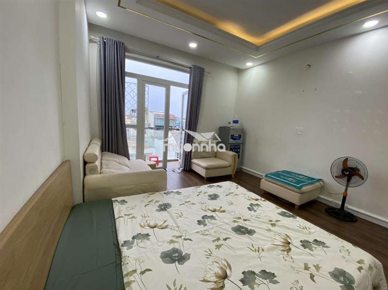 Chính chủ cho thuê căn nguyên tầng , 2 phòng ngủ, gần aeon, công viên.