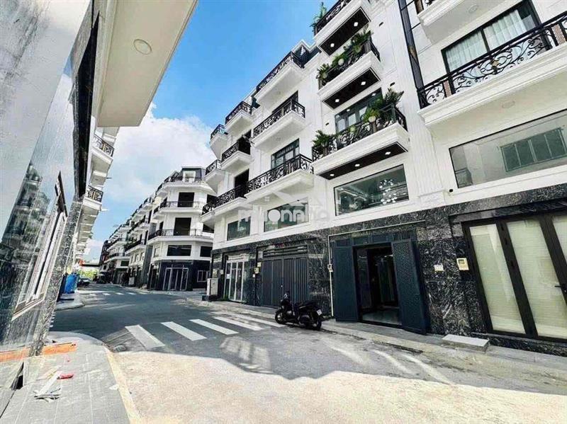 Cho thuê nhà mới 100% dt 250m2 1trệt 1lửng 3lầu 4pn 5wc sân thượng