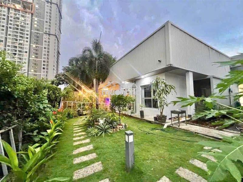 Nhà sân vườn có nội thất 4,5x20m nở hậu 6m kdc hoàng quốc việt