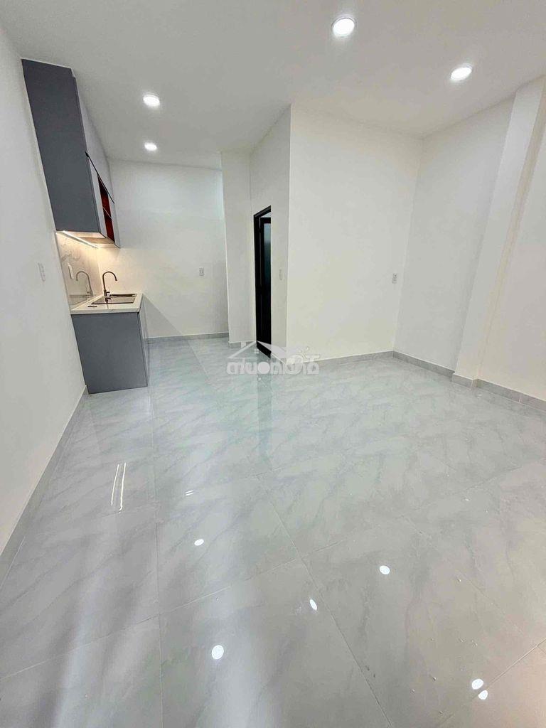 Bán. gấp nhà âu dương lân 2pn hẻm 4m