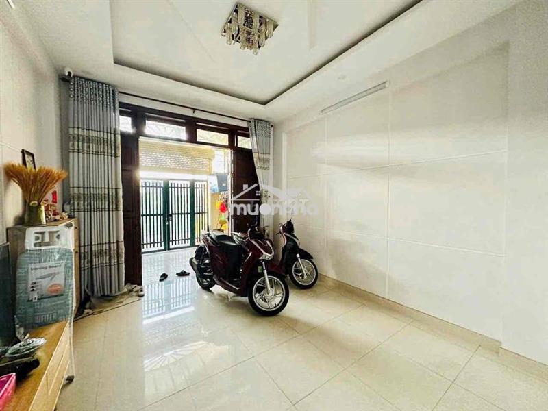 Nhà ngay chợ minh phát hẻm 8m có máy lạnh giá 8,5 triệu