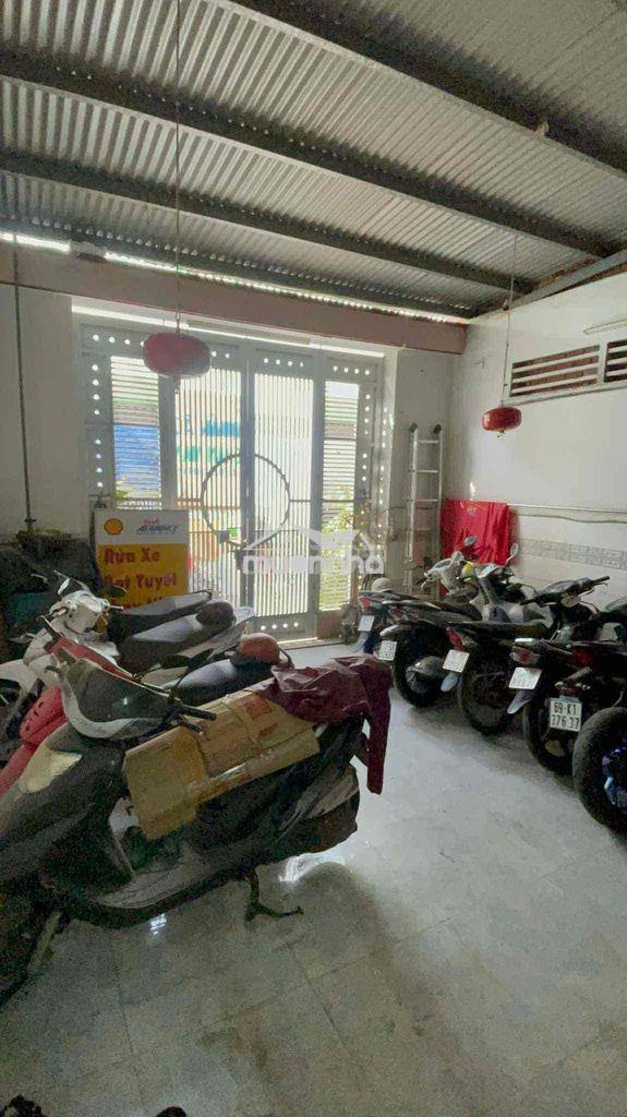 Phòng cho thuê có máy lạnh  đông hưng thuận 17