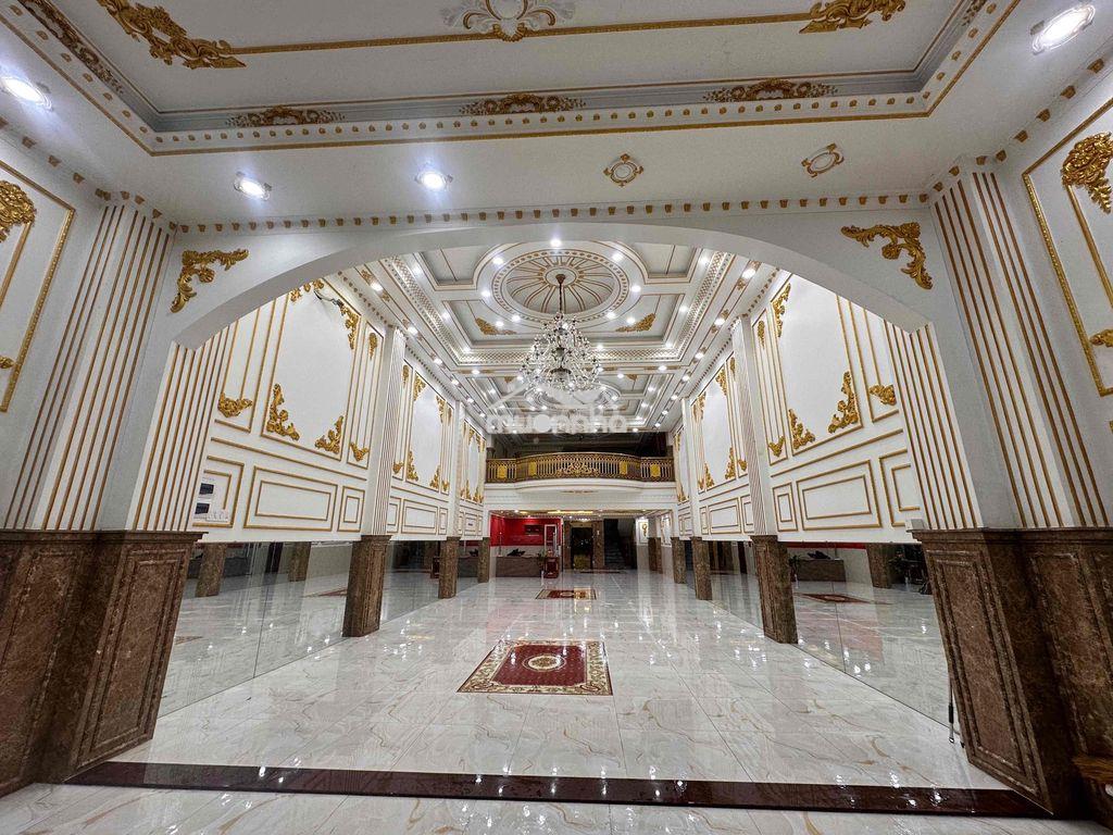 Cho thuê mặt bằng toà 8 lầu,1600m2 - 4