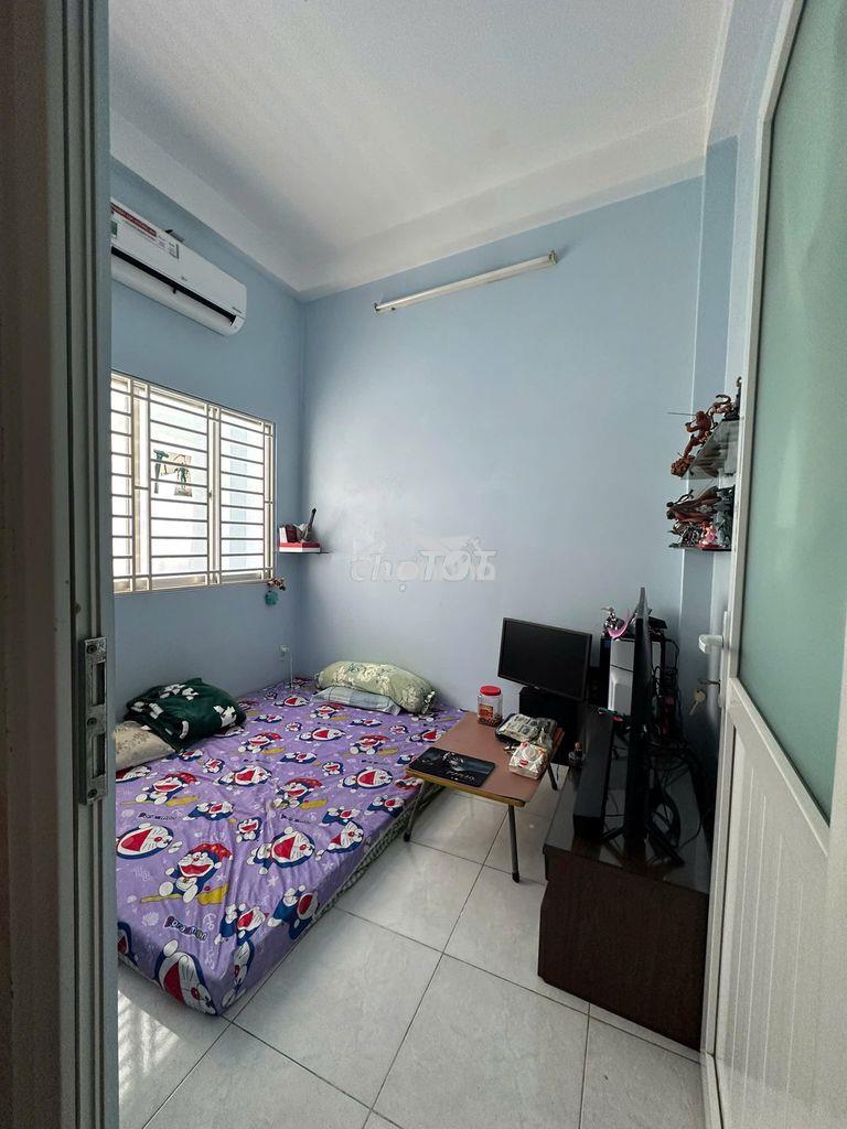Nhà mới 3 lầu hẻm 1 xẹc đường hậu gianggiá tốt