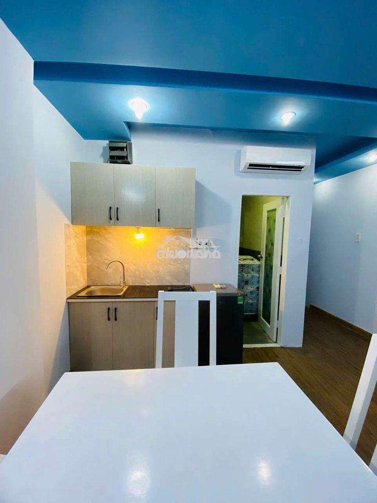 Căn hộ dịch vụ có ban công ngay sát bệnh viện đại học y dược - 2