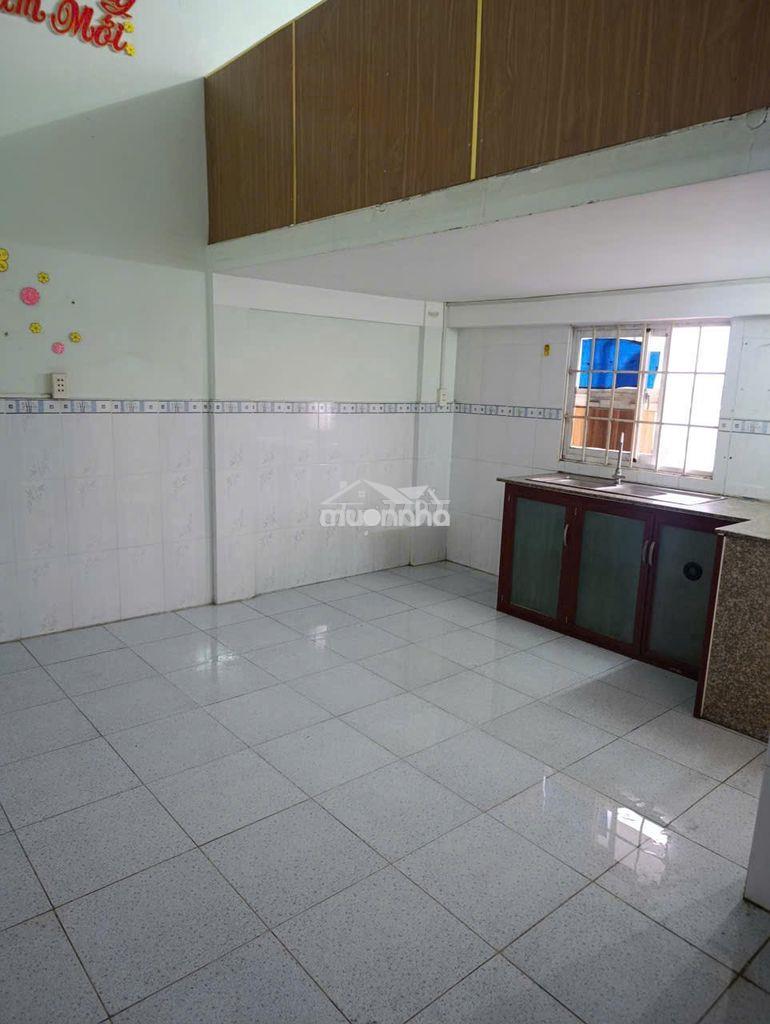 Căn hộ nhỏ 30 m2, rẻ tụt quần 235 triệu. cho thuê được 1,8 triệu