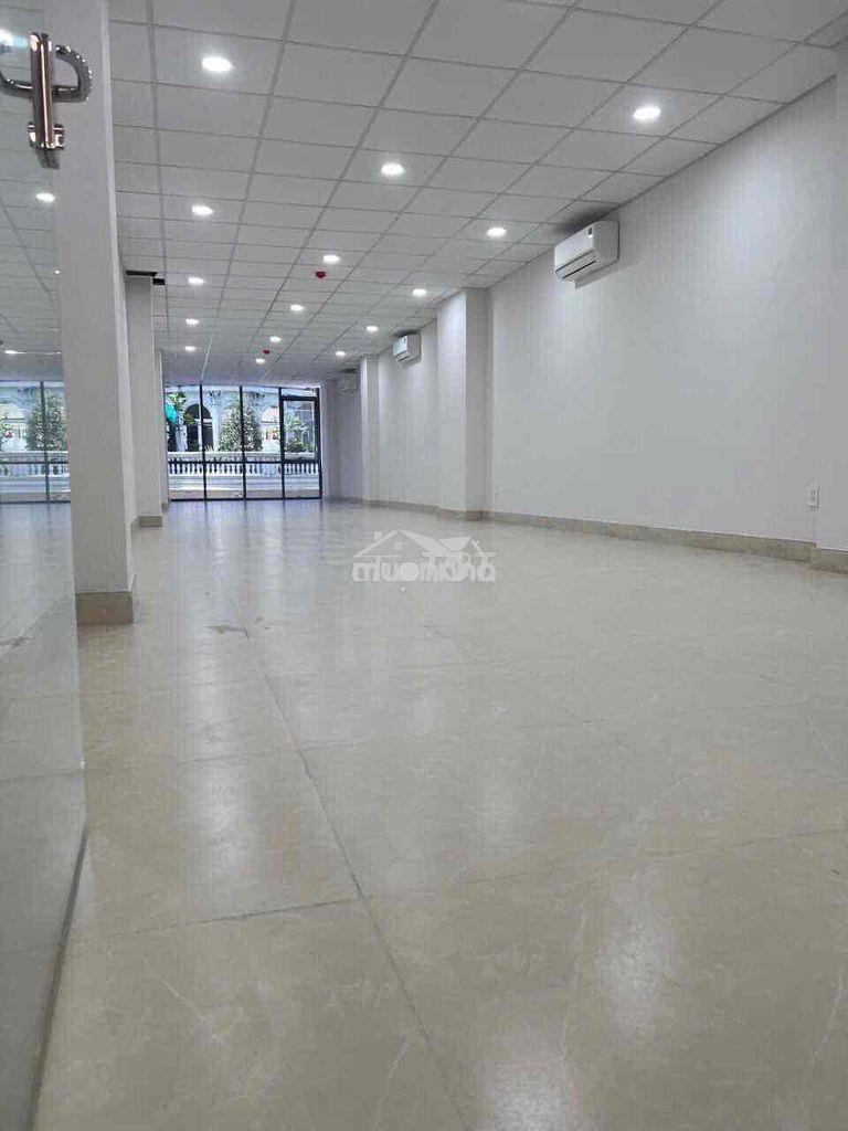 Văn phòng gần sân bay 70m2 - miễn phí quản lý - hầm xe tm bảo vệ …