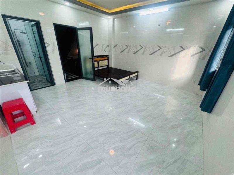 Cho thuê phòng có ban công rộng 40m2