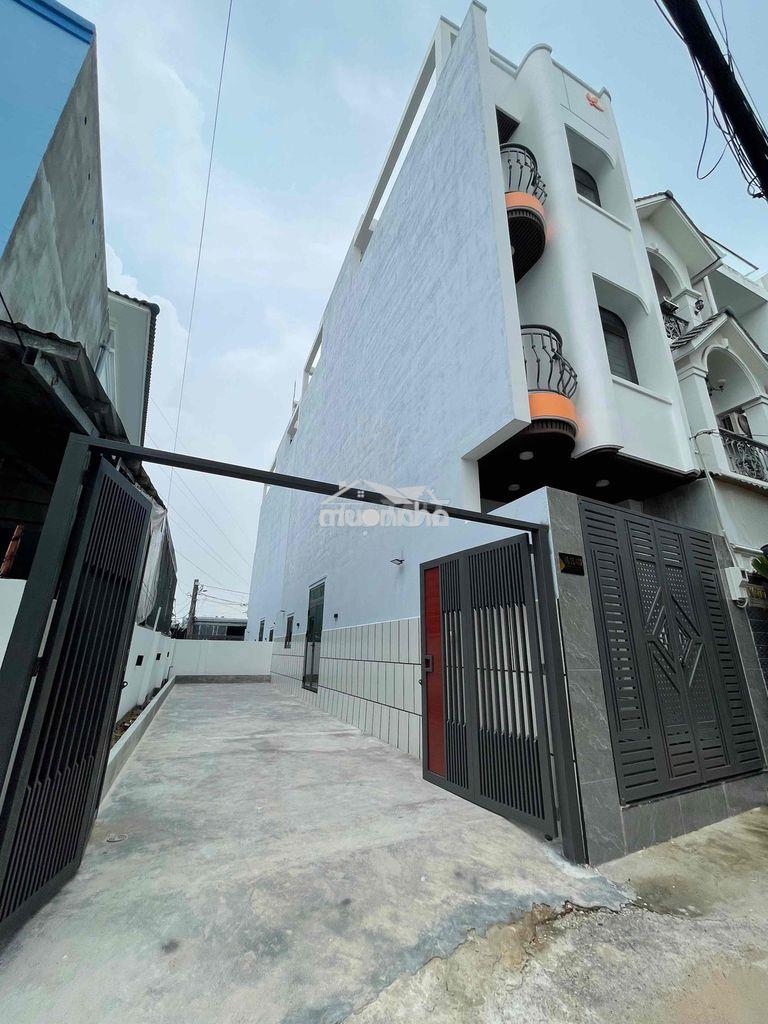 Nhà 4 tầng sân oto hẻm thông đường 22 linh đông sát phạm văn đồng