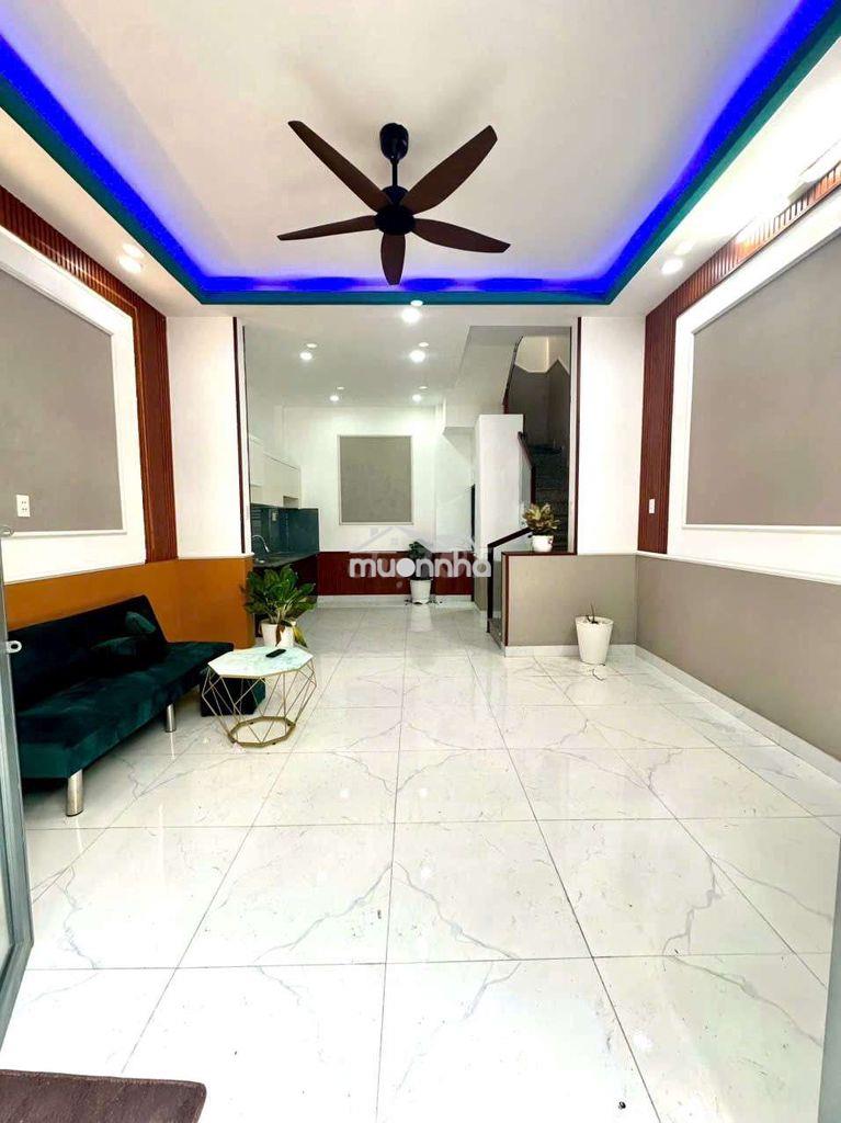 Nhà ngộp giáp hóc môn - Ảnh 2