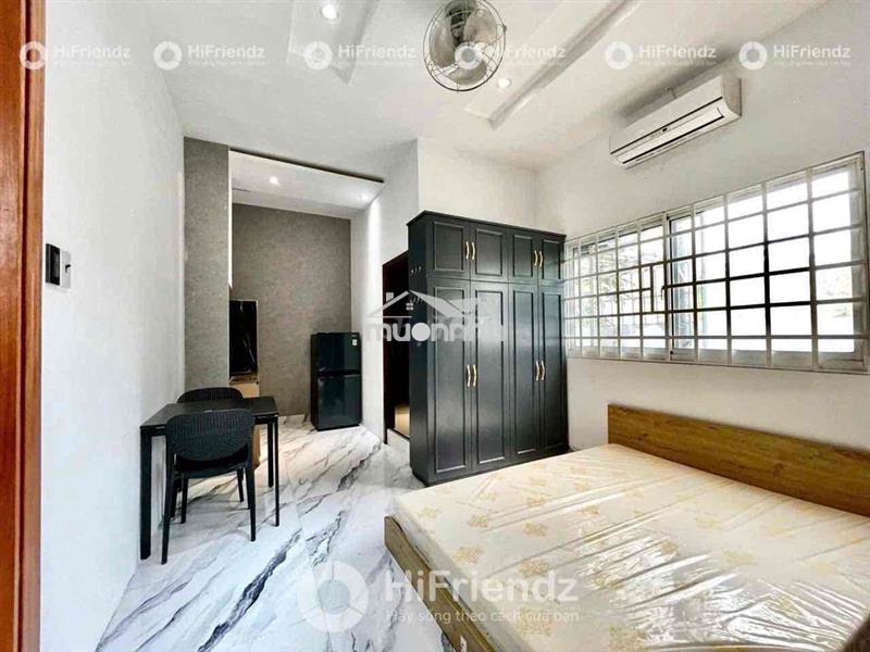 Phòng tách bếp có cửa sổ trời full nội thất mới tinh ở ngã tư bốn xã