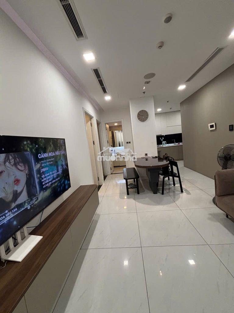 Cho thuê căn hộ 2pn - 70m2 - phòng ngủ rộng, nội thất đủ, trống sẵn