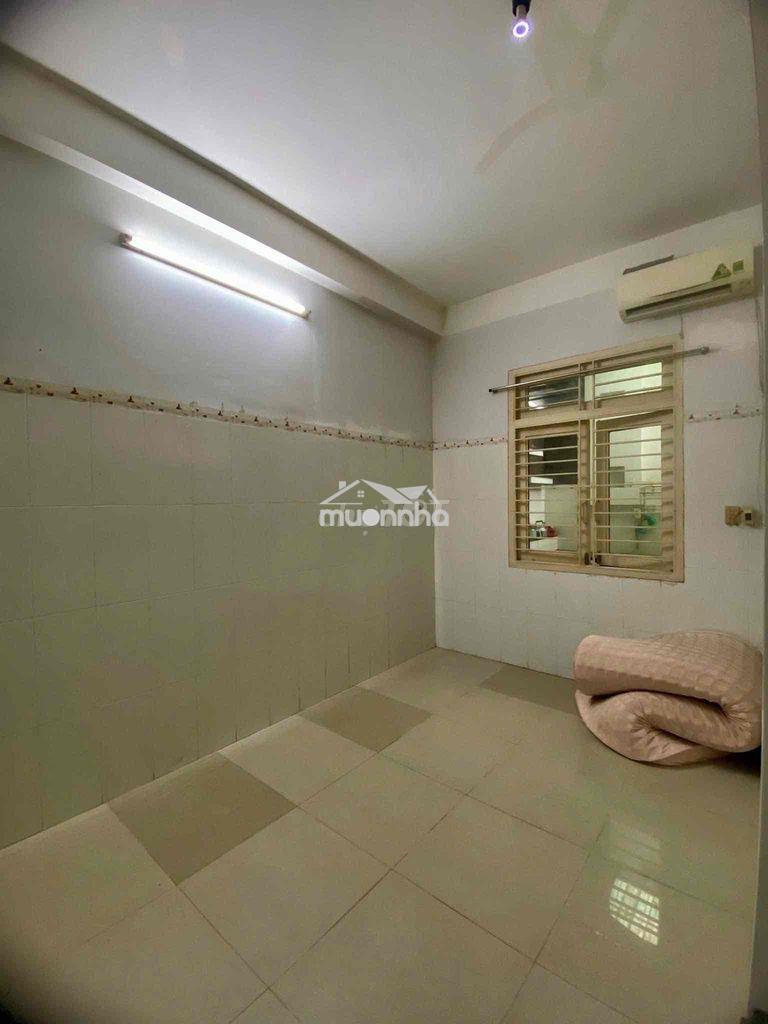 Cho thuê nhà hxh 3pn2wc sẵn nội thất 11tr p7. q8 - 3