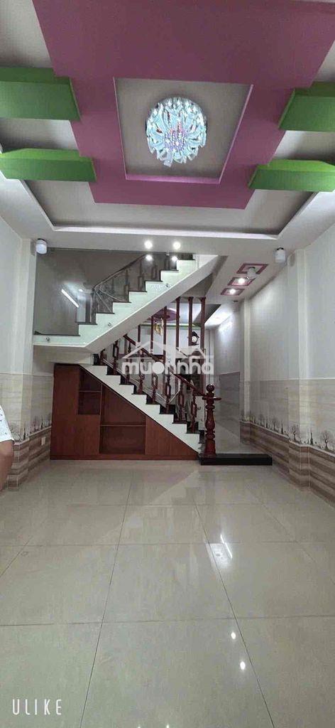 Cho thuê nhà lầu suốt ngay chợ lê thị ngay ấp 1 vla nước sạch giá rẻ