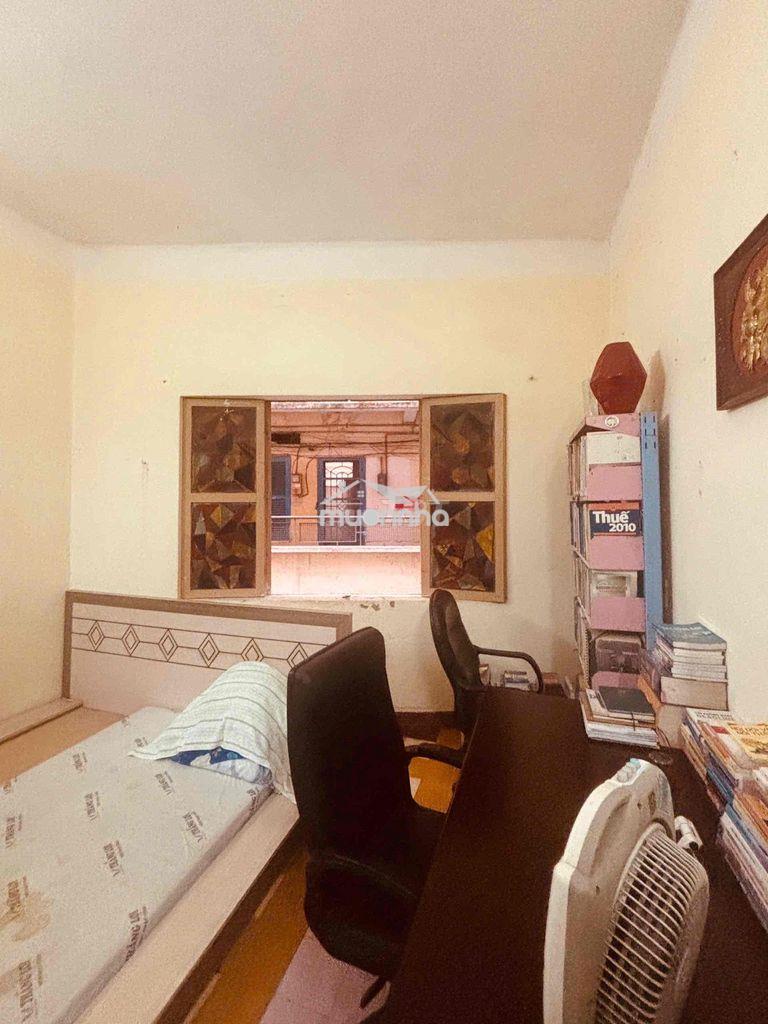 Chung cư lầu 3, gồm 1 phòng, 1 toilét - 29m2 ngay quận 1 - gần pullman