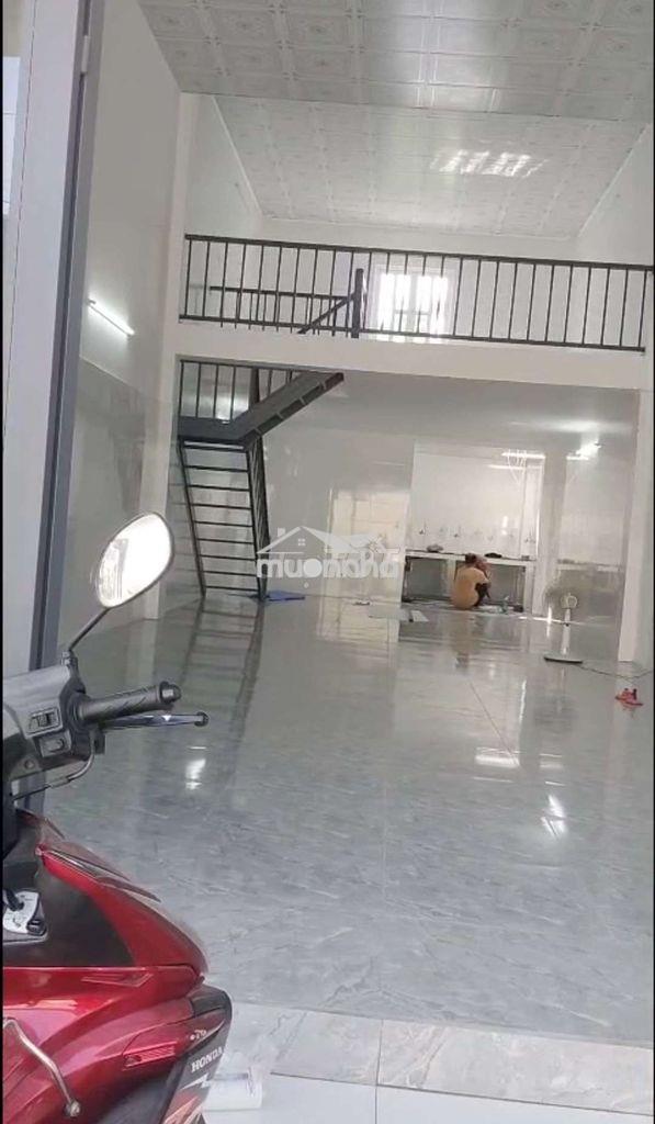 Nhà mới xây 5x20 , lửng, trống suốt - nền gạch - Ảnh 3