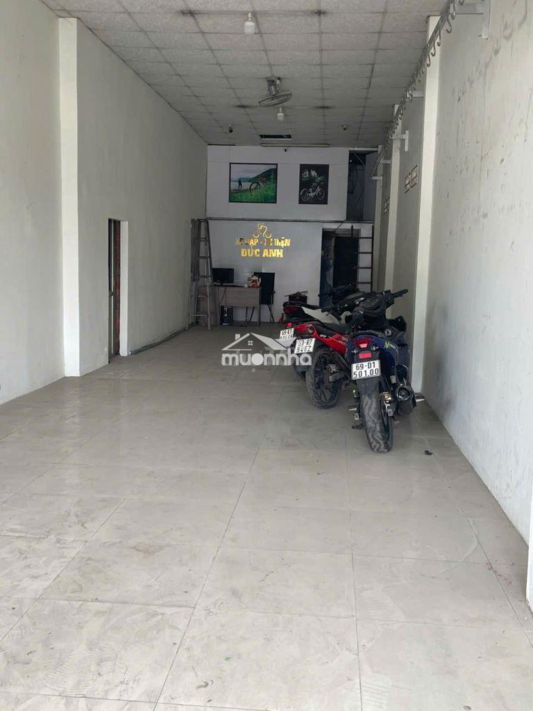 Cho thuê mb kinh doanh, 4 x 20m, giá 7ttr/ tháng