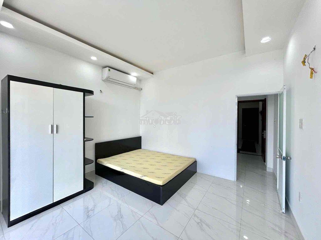 Cho thuê căn hộ ban công rộng gần 30m2 full nthat - Ảnh 2