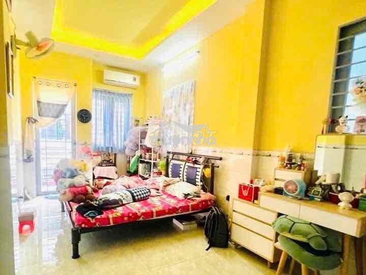Siêu hiếm bán nhà 3 tầng 50m2 - 3 mặt hẻm xe hơi lê quang định - 3