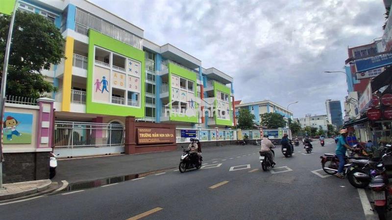 4.5m x 11m, mặt tiền khu bắc hải - chấn hưng - ngay công viên