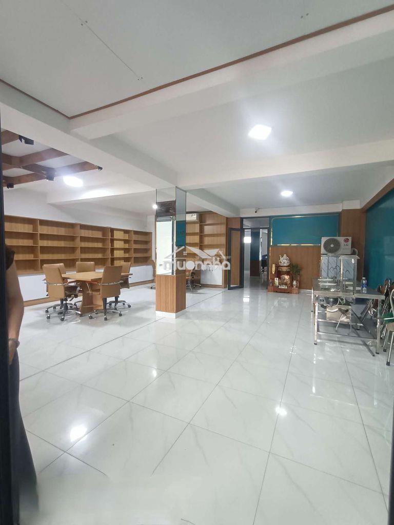 Sàn văn phòng công ty 8 x 22 có 2 tầng 4pn to