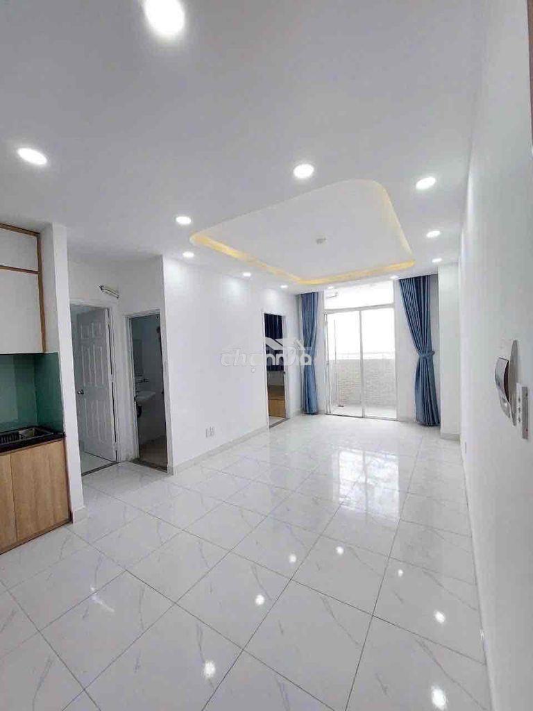 Em cho thuê cc lotus sen hồng 2pn nhà trống 6tr