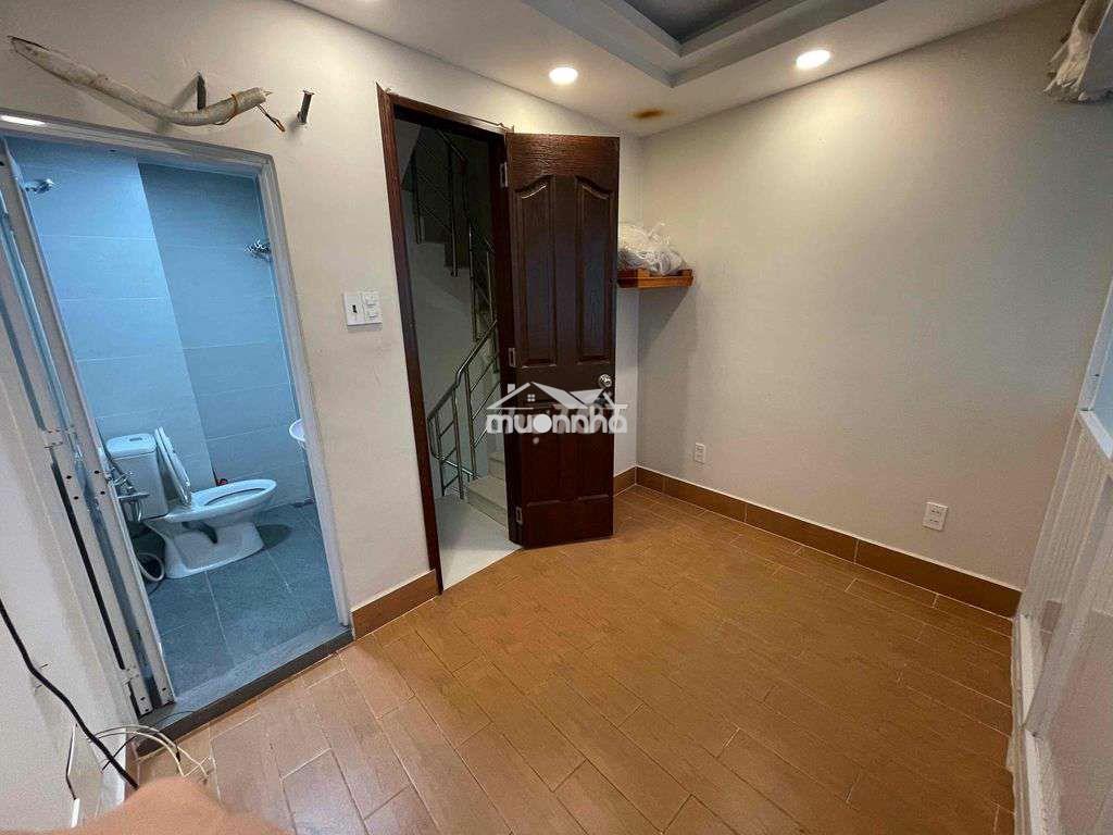 Cho thuê nhà nguyên căn hẻm đoàn văn bơ, gần cầu camelt - Ảnh 3