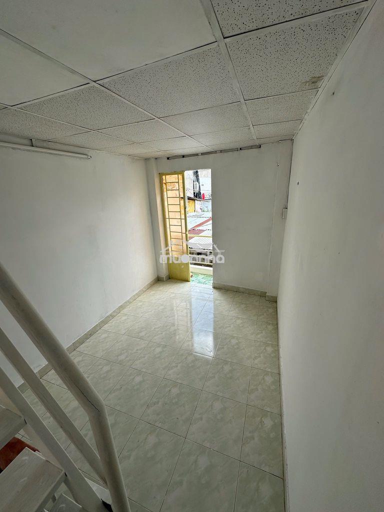 Nhà cần bán gấp.điện nước chính - Ảnh 3