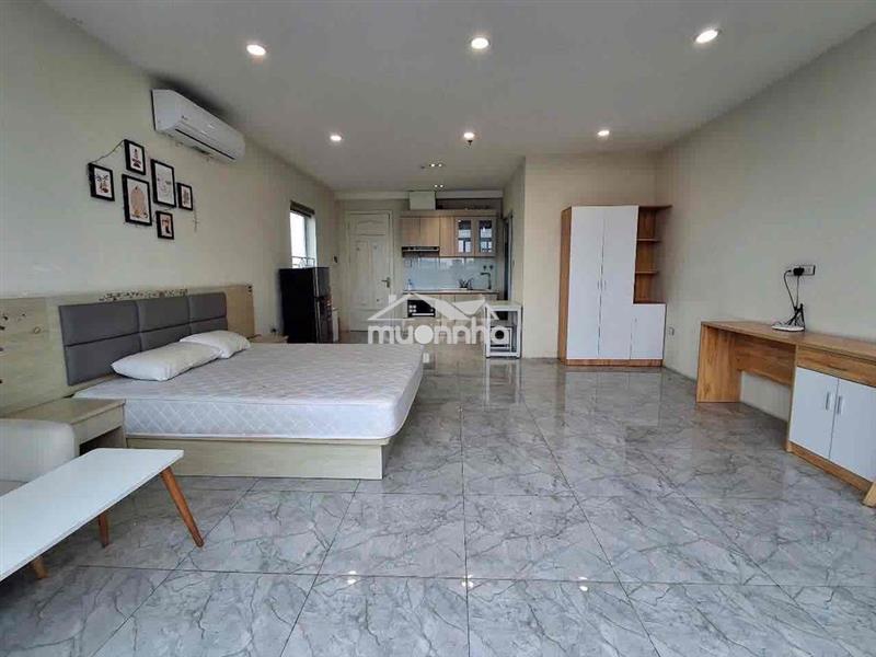 Phòng 40m2_ studio ban công view phố