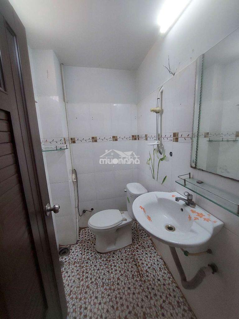 Bán nhà đường phạm hùng c4 dt.5m5×7m5 } 1 lầu 2 phòng 2 toilet hẽm 4m. - Ảnh 4