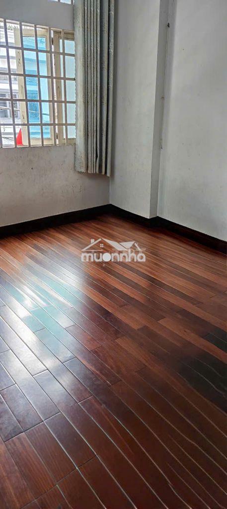 Phòng cao cấp có wc hình thật.
