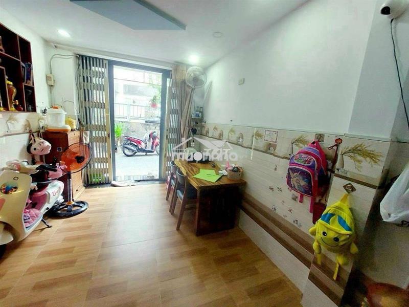 Bán nhà tân hương đỗ thừa luông dt: 5x5m 2 tầng 2pn mới giá: 2.8 tỷ tl