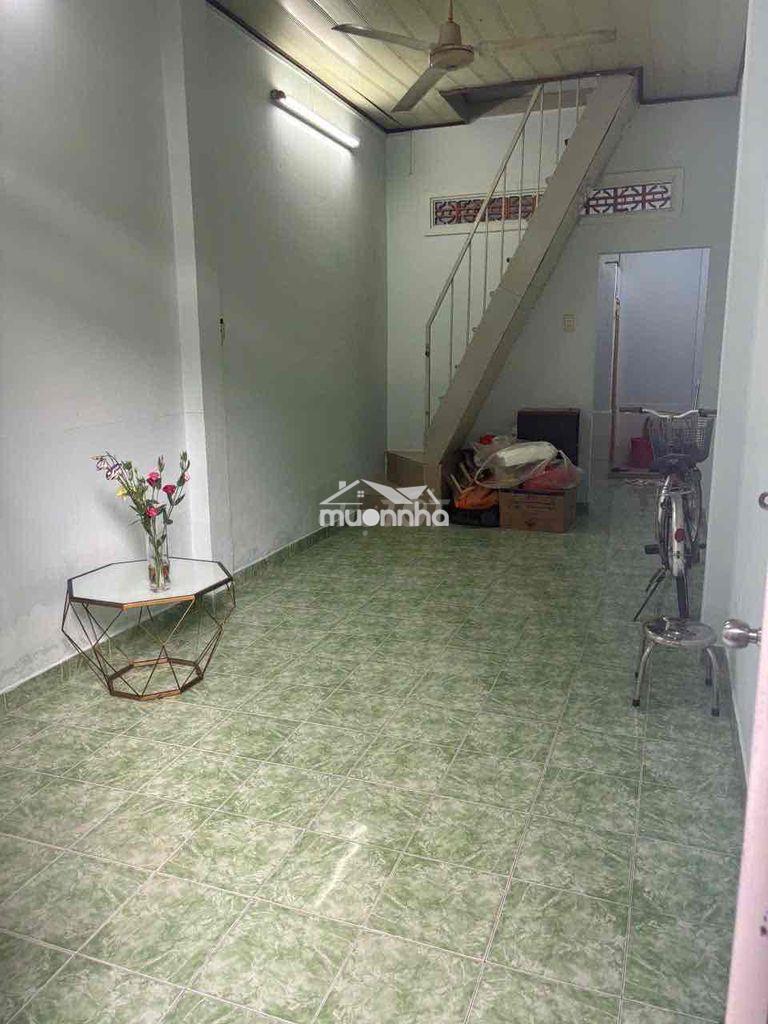 Nhà nguyên căn đường trường sa p17 quận bt cho thuê