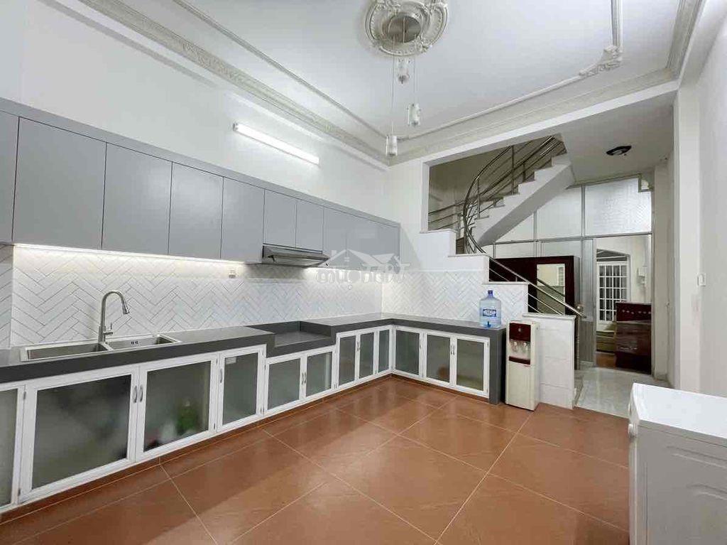Nhà 3 tầng ,gần mặt tiền , ô tô đỗ cổng,chủ cần bán nhanh - 2