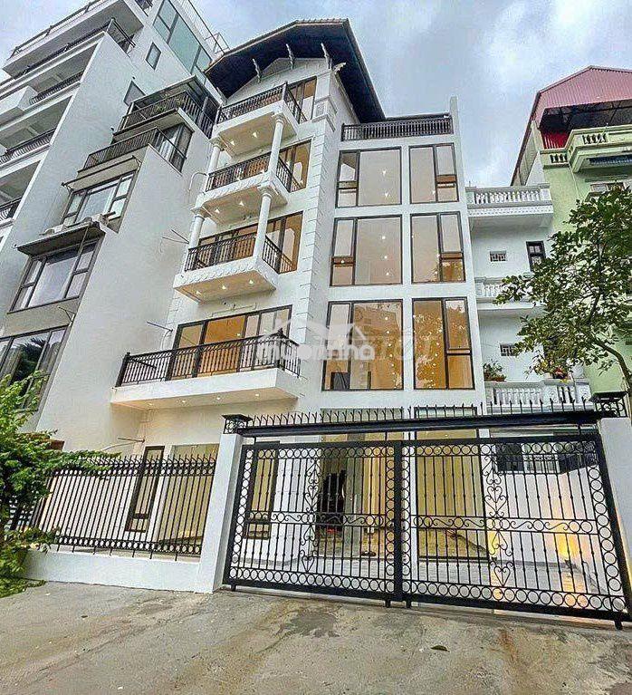 👉 Cho thuê nhà hxh huỳnh văn bánh_9x20m_trệt 4 lầu, thang máy.