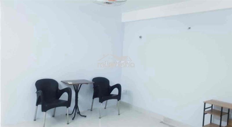 Phòng trợ 29b đường d9 , mặt tiền đường sạch sẽ thoáng mát, ngay trạm