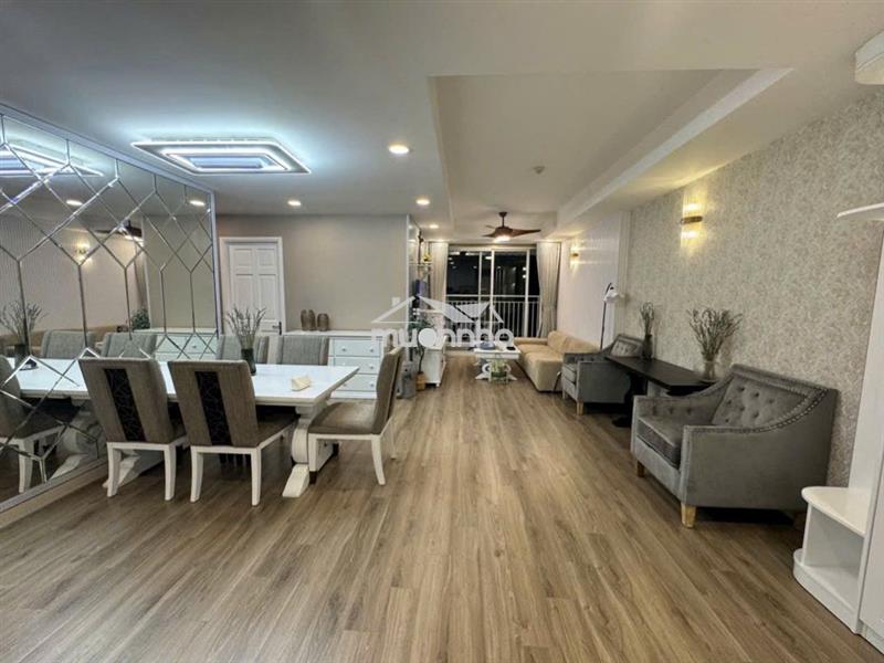 Căn hộ ngay gần soho trung tâm quận 1 diện tích 85m2